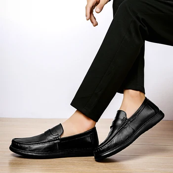Móda priedušná de masculino cuero jar horúce black pre pohodlné muži 2020 muž pánske topánky pánske kožené sapatos nové sapato