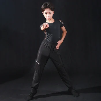 2020 Nové latinské Tanečné Kostýmy Pre Chlapcov Krátky Rukáv Kolo Krku Black Topy Praxi Košele latinskej Tanečnej Súťaže Šaty DQS4953