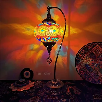 Stredomorská retro romantická spálňa posteli obývacia izba bar čistý ručné Juhovýchodná Ázia Turecko farebné sklo lampa