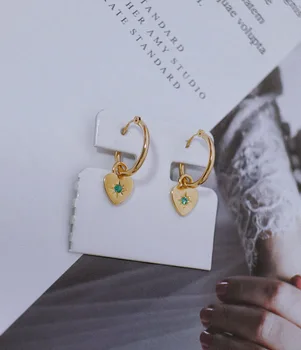 18K Pevné Žltá Reálne Zlaté Šperky(AU750) Ženy v tvare srdca smaragdové náušnice Európsky a Americký štýl jednoduché vietor Eardrop